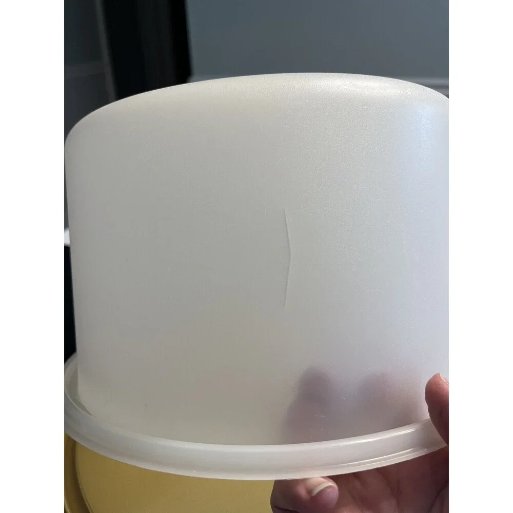 Tupperware Cake Carrier, Cake Taker, Gold, wLid, #684-5, 12 Inch Vintage